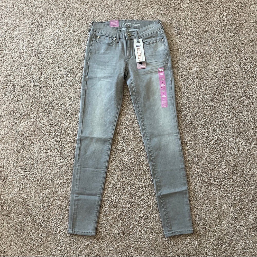 Denizen from Levi's Juniors Low-Rise Jegging Jeans Size 1